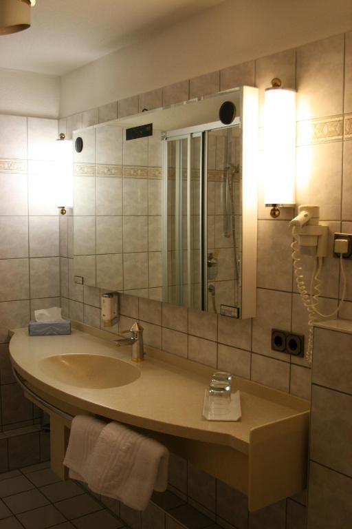 Hotel La Vigie & Ristorante Belvedere Duisburg Room photo