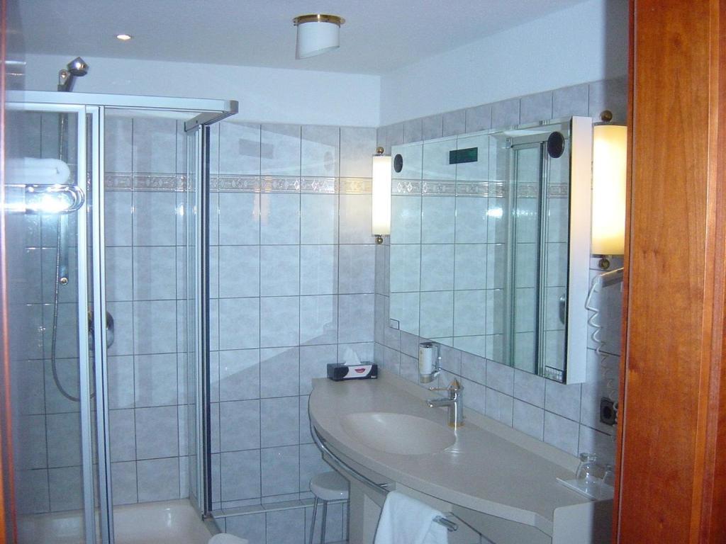 Hotel La Vigie & Ristorante Belvedere Duisburg Room photo