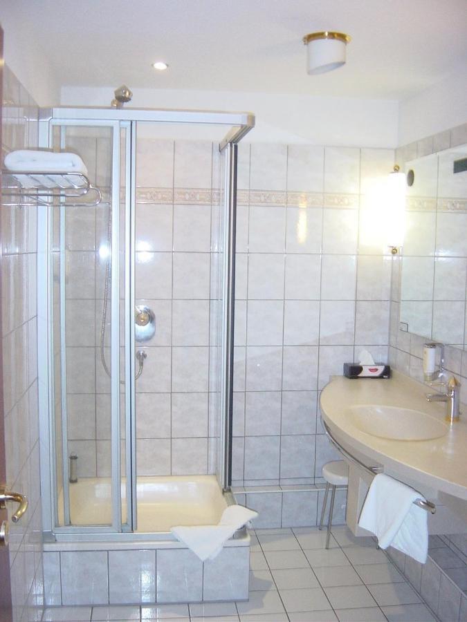Hotel La Vigie & Ristorante Belvedere Duisburg Room photo